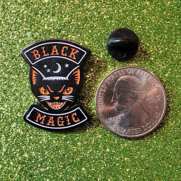 3/$20 Scary Cat Black Magic Hissing Classic Halloween Pin Enamel Pin - Picture 2 of 3